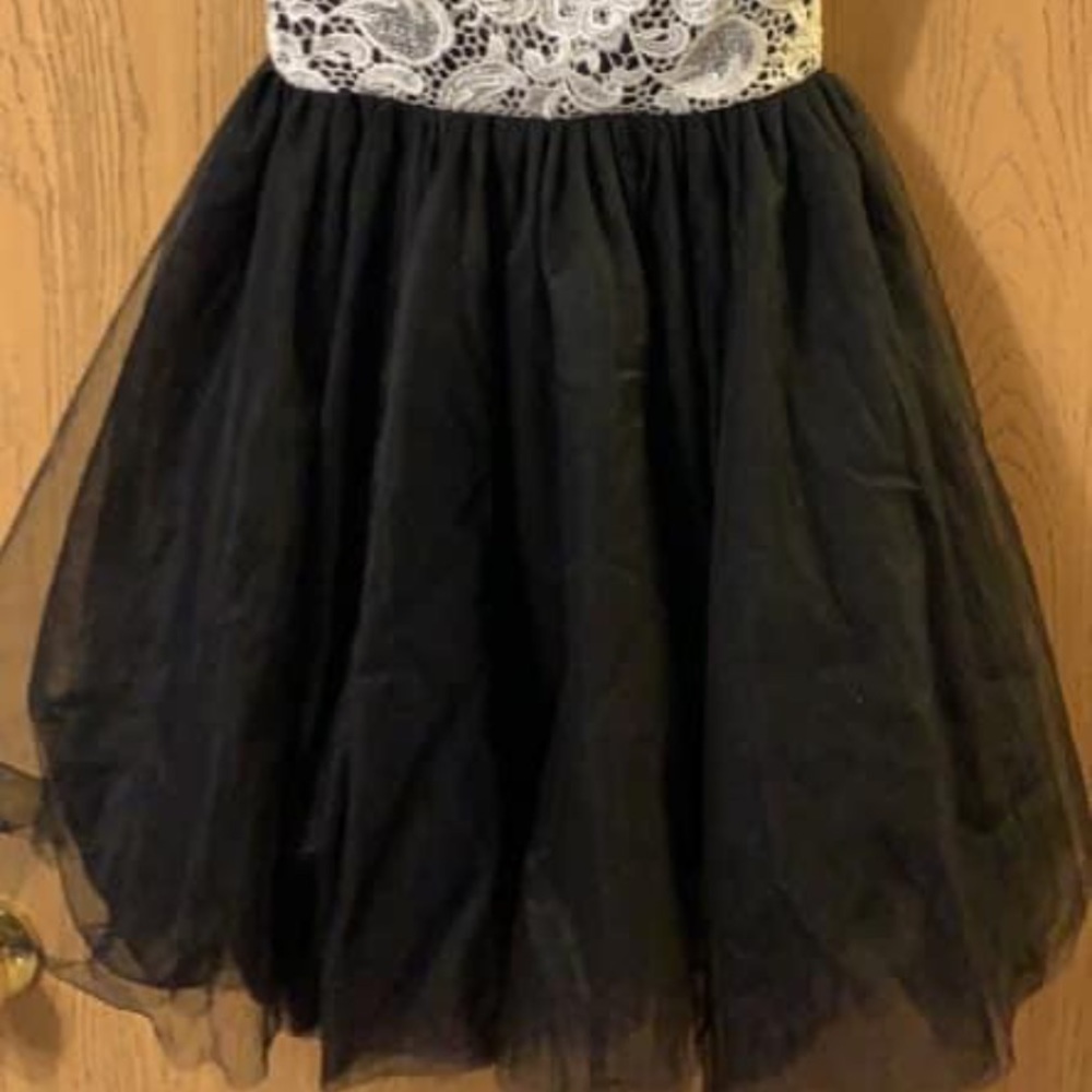 Dress - Picture 2 of 5